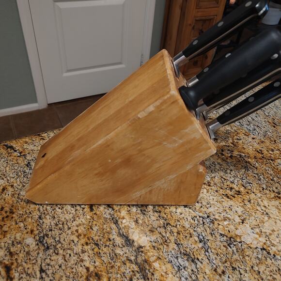 J.A. Henckels International Knife Set with Block - 7 Pieces - Picture 4 of 16